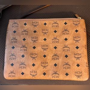 🚨🚨MCM Cognac Crossbody